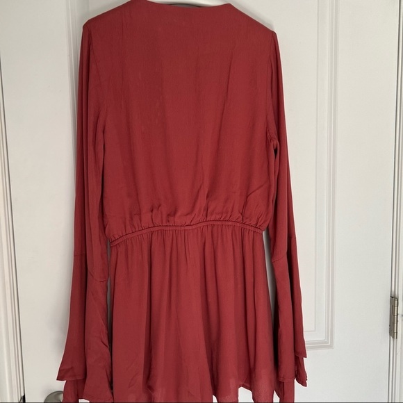 TOBI DOUBLE OVER DOUBLE BELLE SLEEVE BRICK ROMPER size M - Picture 6 of 12